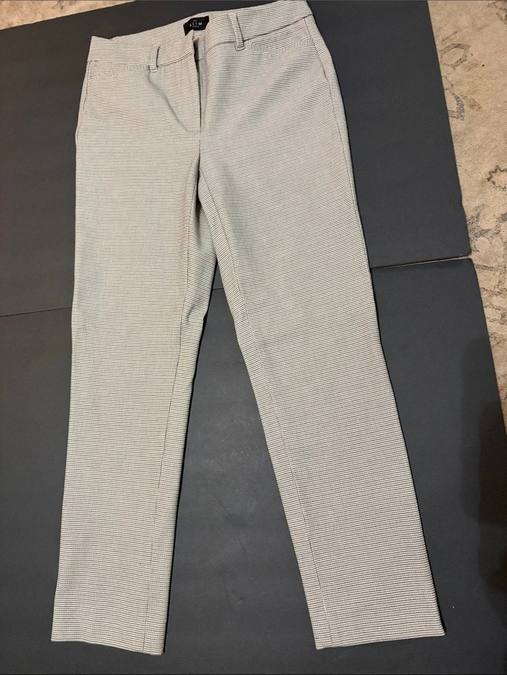 White House Black Market Slim Ankle Pants in Light beige/tan textured print